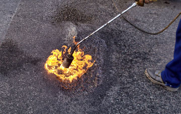 Sound flat roofing repairs